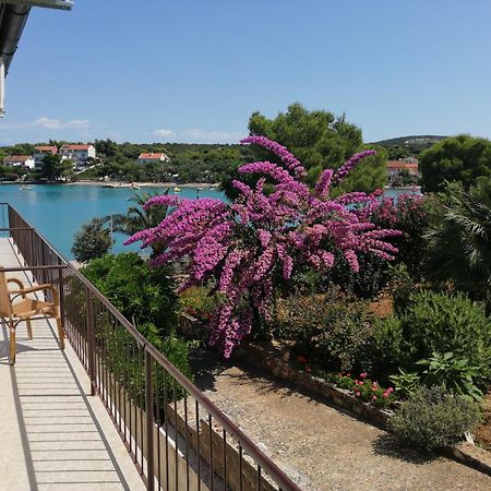 Trim Rooms And Apartments Lovište 外观 照片