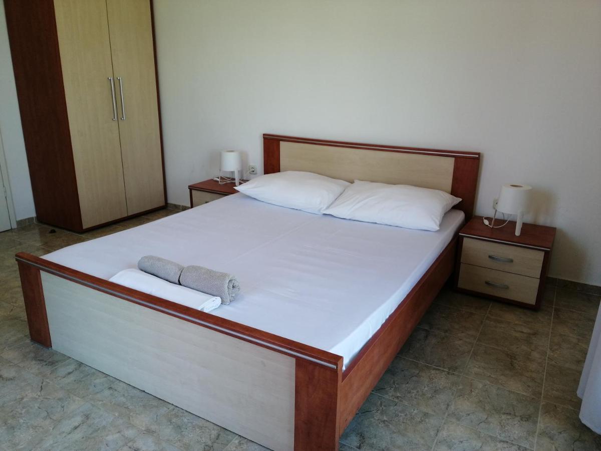 Trim Rooms And Apartments Lovište 外观 照片
