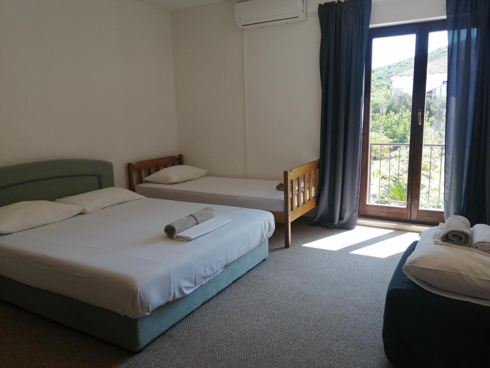 Trim Rooms And Apartments Lovište 外观 照片