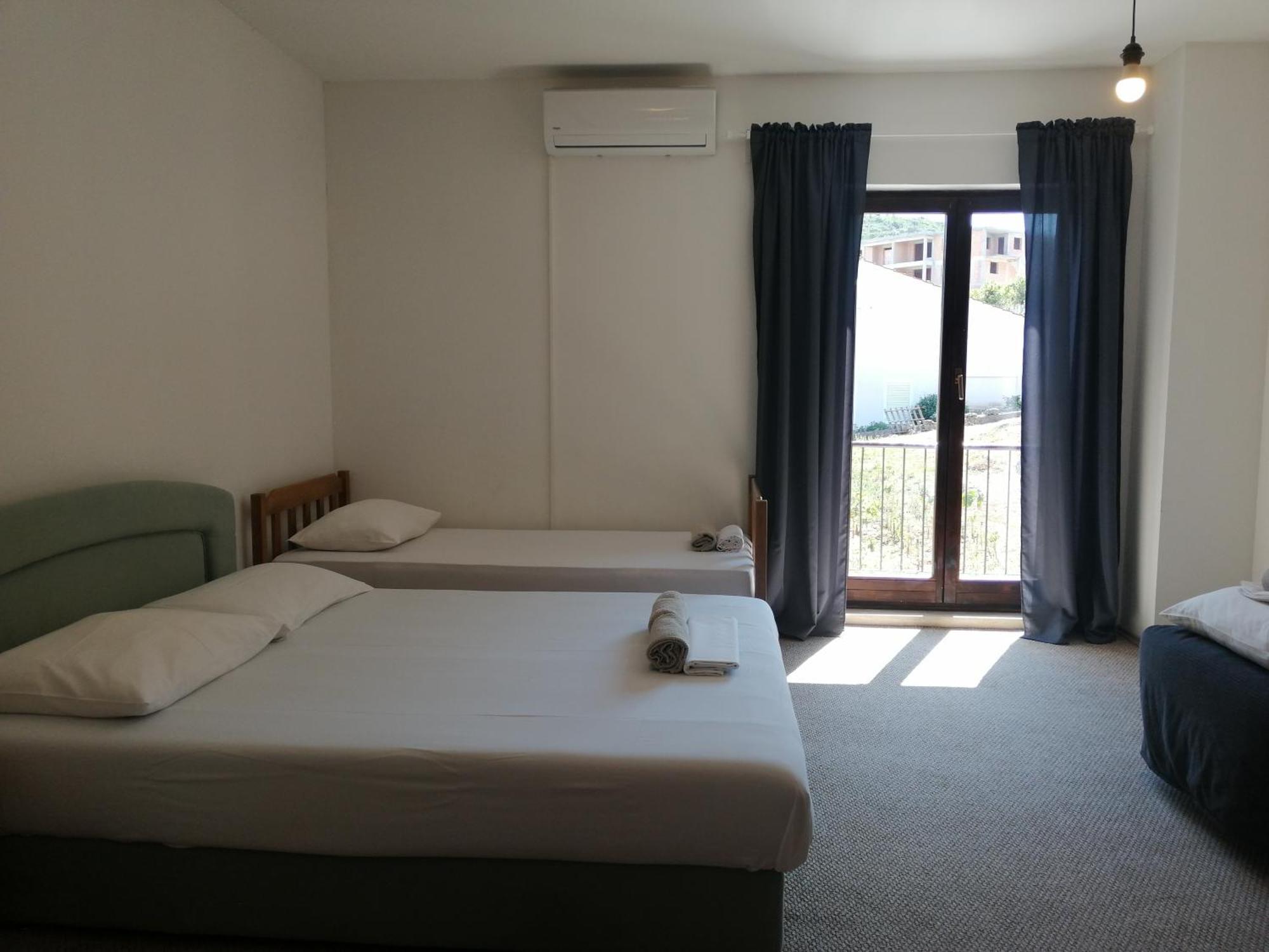 Trim Rooms And Apartments Lovište 外观 照片