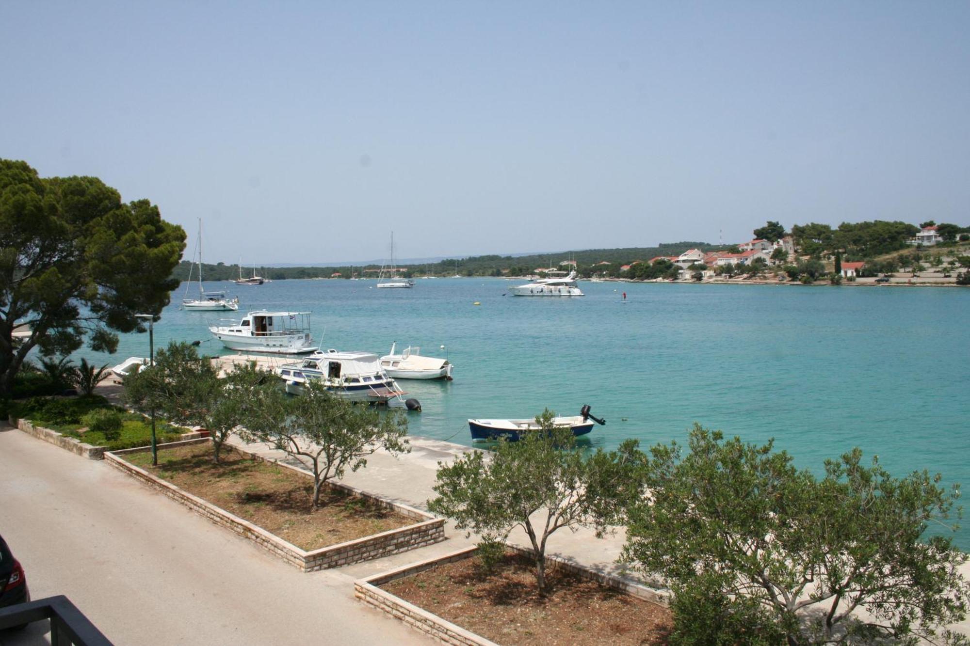 Trim Rooms And Apartments Lovište 外观 照片