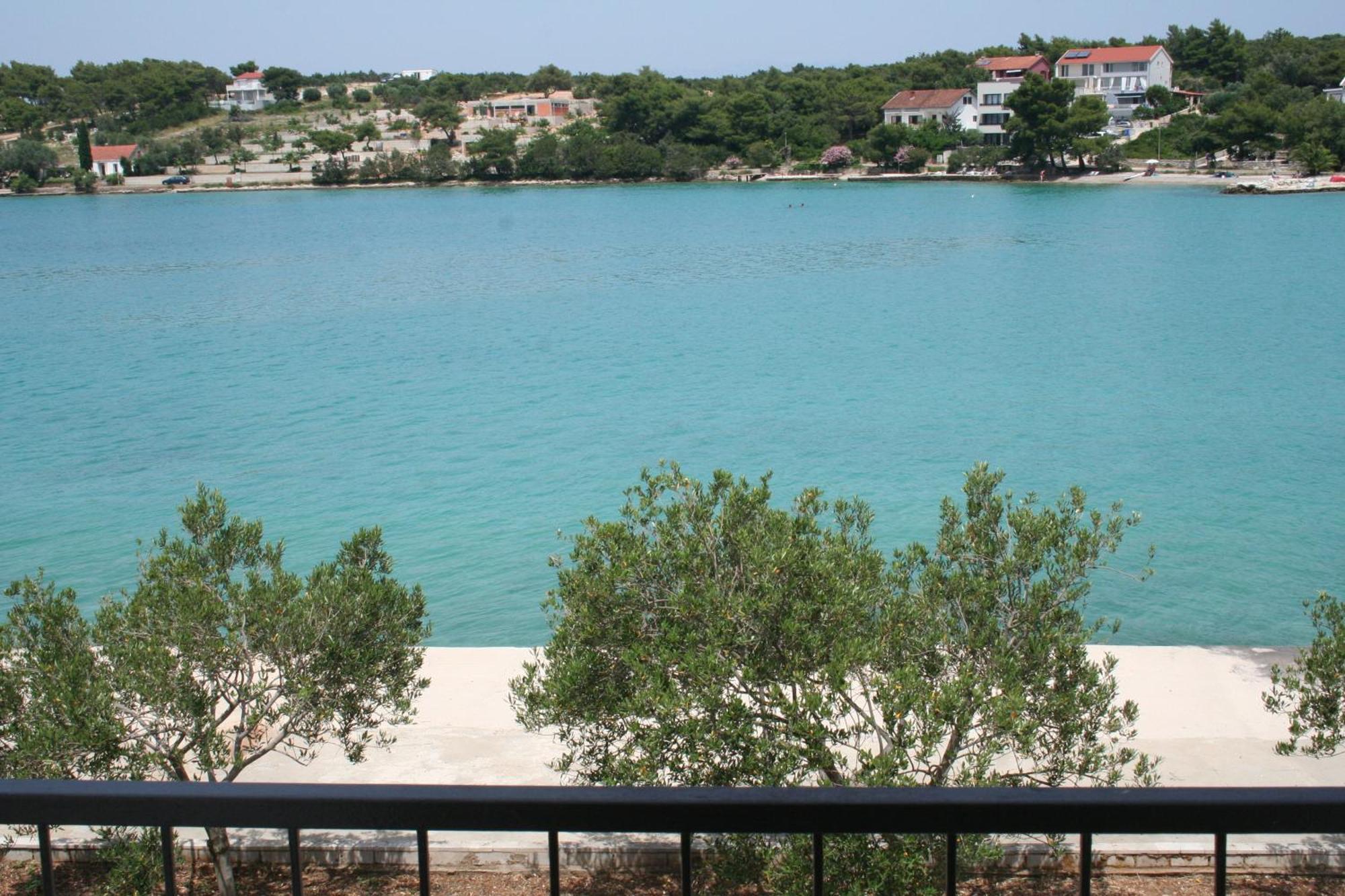 Trim Rooms And Apartments Lovište 外观 照片