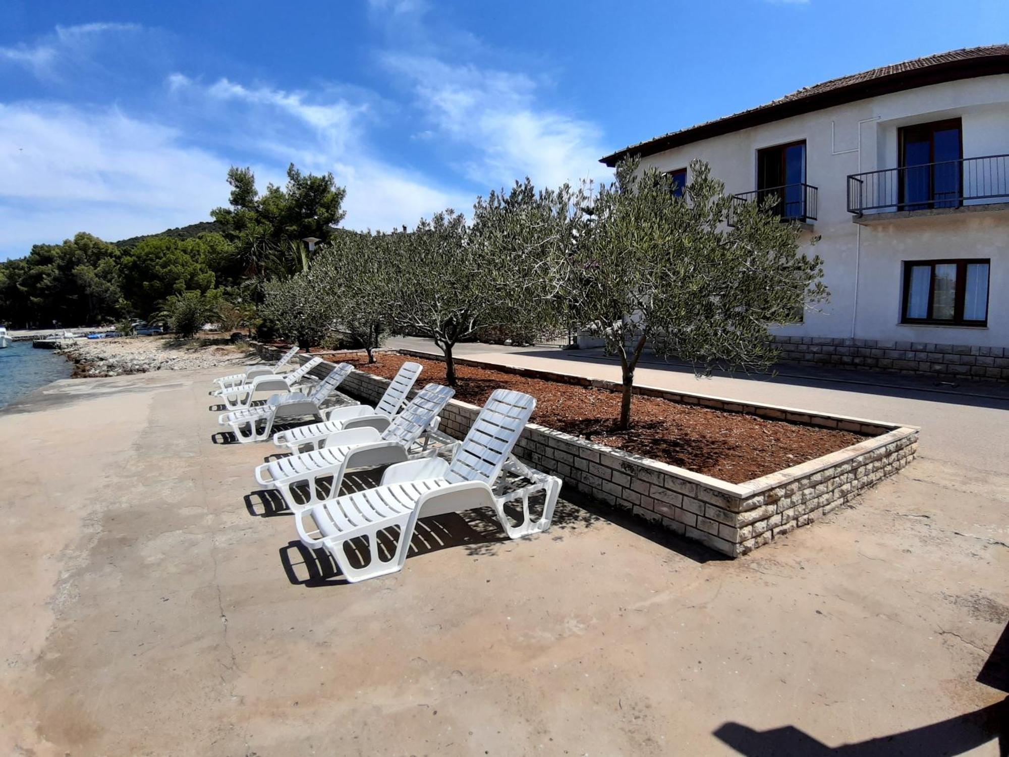 Trim Rooms And Apartments Lovište 外观 照片